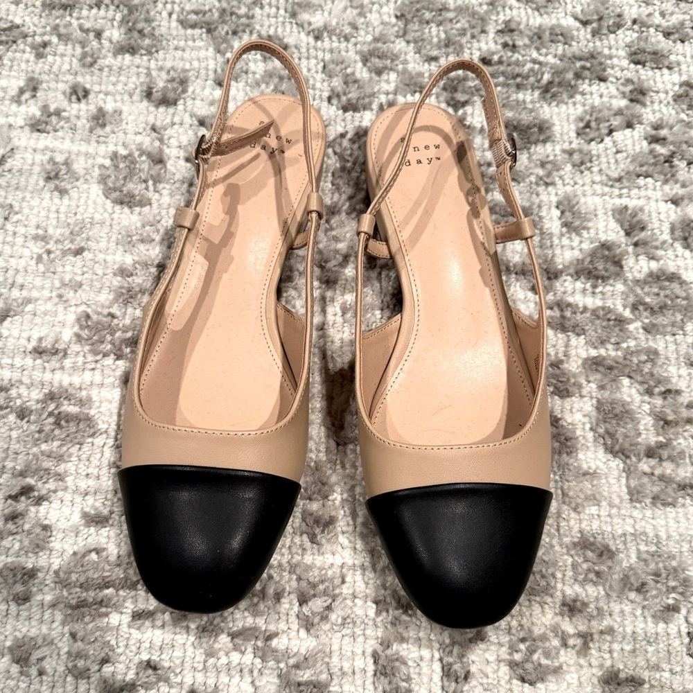 NWOT Black and Cream Slingbacks 9.5 - Picture 5 of 6